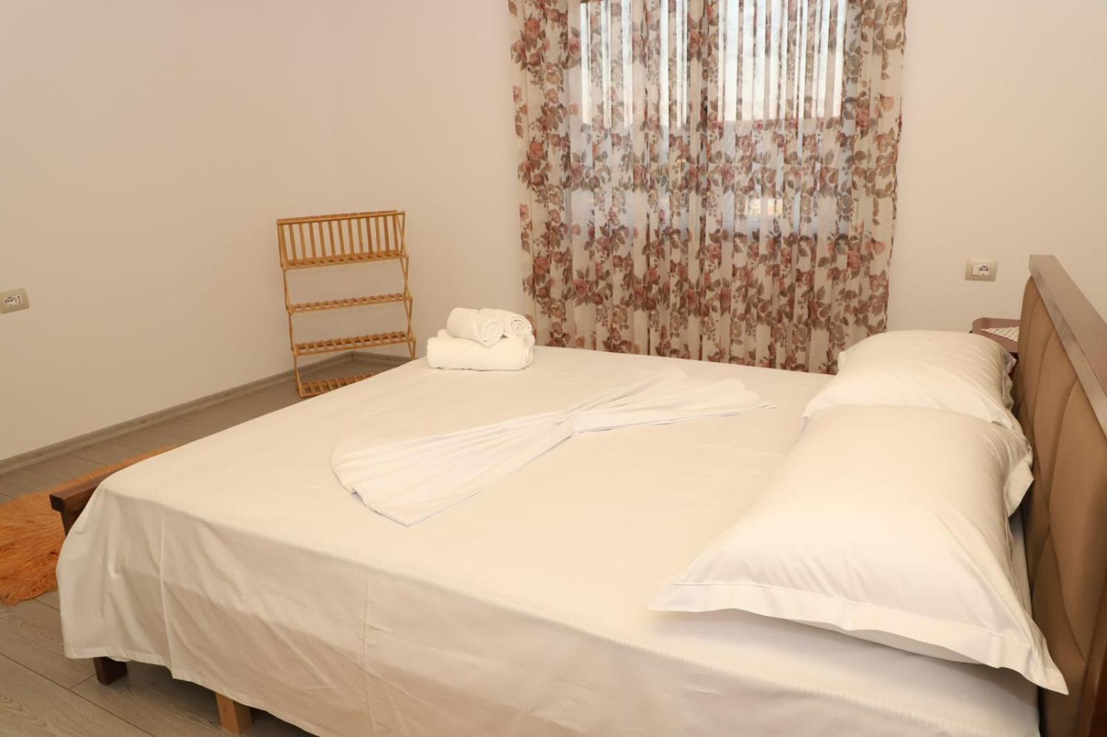 Georgemishel Guest House Berat Eksteriør billede