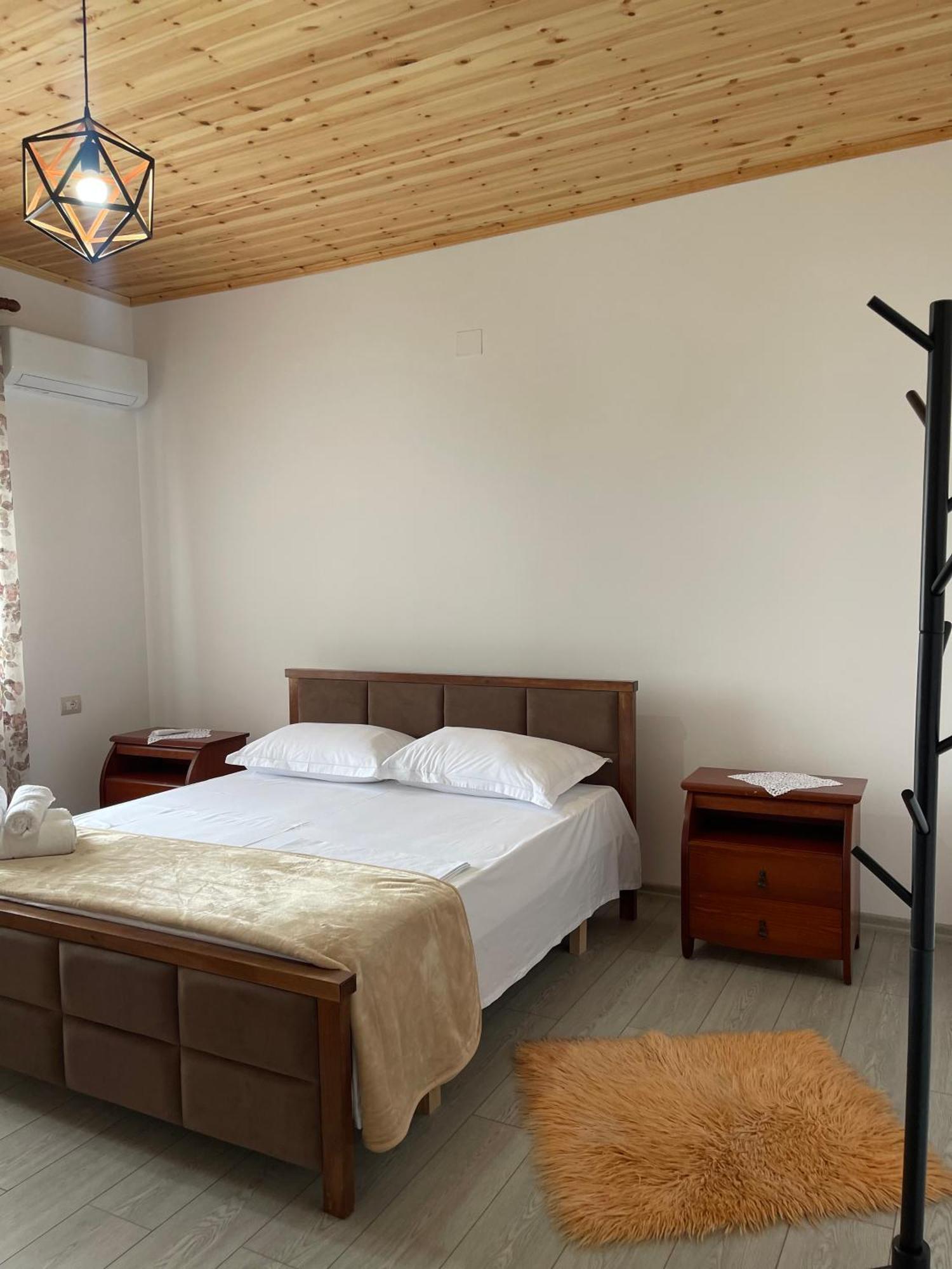 Georgemishel Guest House Berat Eksteriør billede
